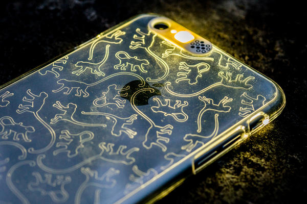 潮到出水的發光 iPhone 6 手機殼，用了它，夜店之星就是你啦！