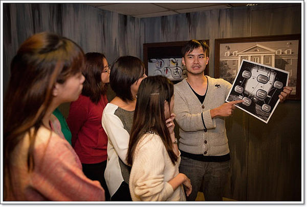 【玩體驗】考驗團體智慧與團結度的密室逃脫