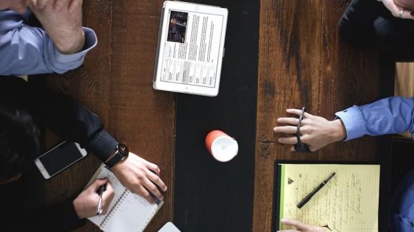 一條橡膠帶可能取代鍵盤嗎？TAP Strap 讓輸入多了新想像！