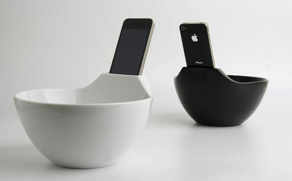 來喔！iPhone 專用的吃麵碗架