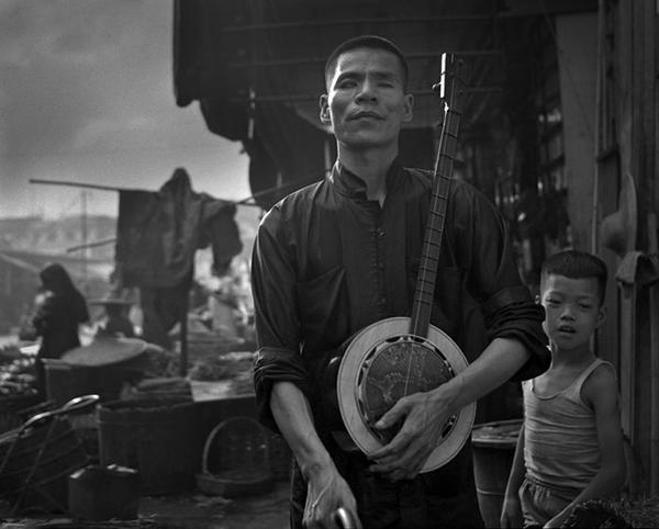 何藩大師鏡頭下，1950年代的老香港