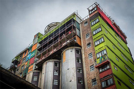 在南非，沒有地方住才是念不了大學的原因