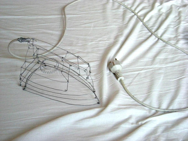 從逃避人生的消遣變成創作重心！Mickael Delalande的鐵絲雕塑