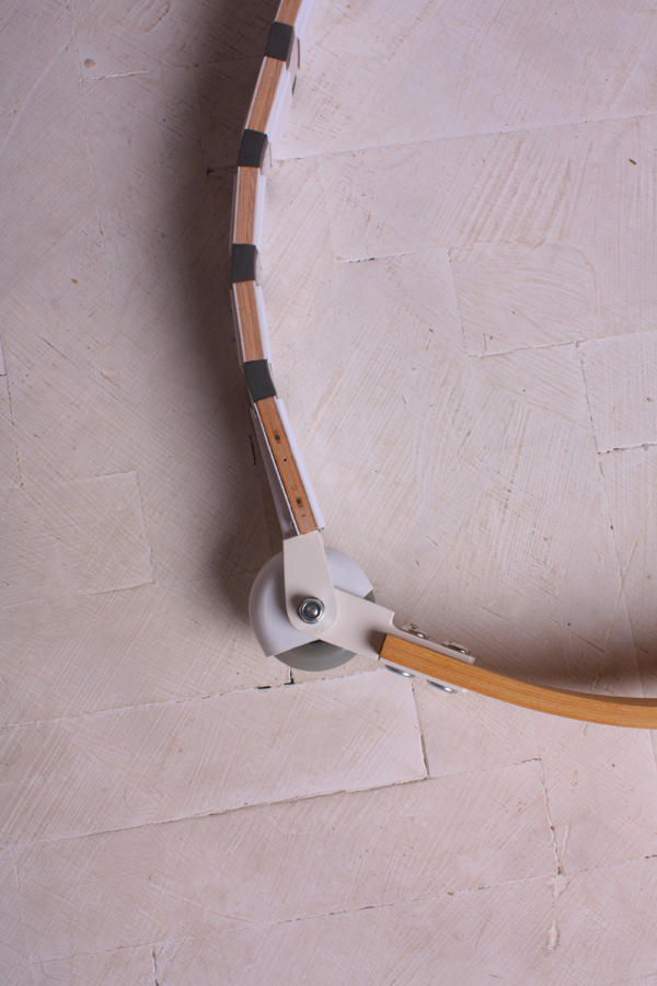 光速逃有趣神器，能繫在腰間上的滑板車