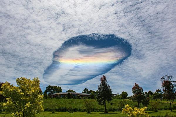 天邊開了一個洞！令人驚豔的自然美景Fallstreak Hole