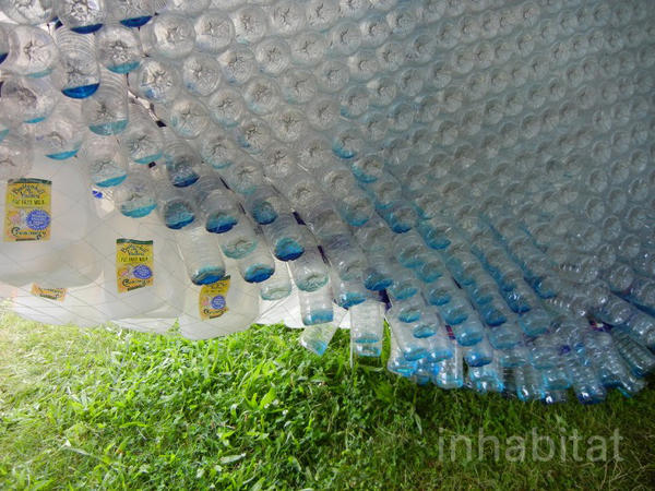 塑膠雲朵帶來的清爽空間，Figment Festival 的寶特瓶涼亭 