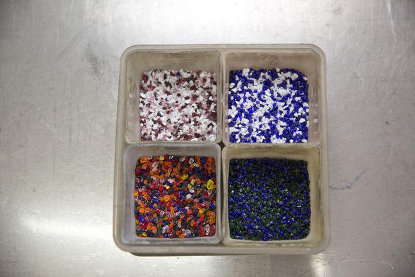 【玩體驗】1000 ℃長這樣？跟日本第一吹製大師安井顯太學吹玻璃