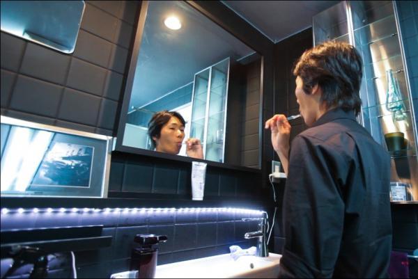 日本網咖,半失業者的寄宿地