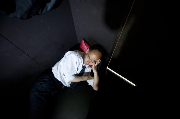 日本網咖,半失業者的寄宿地