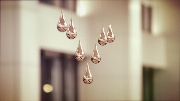 漫天金色雨舞，新加坡樟宜機場的水滴裝置藝術Kinetic Rain