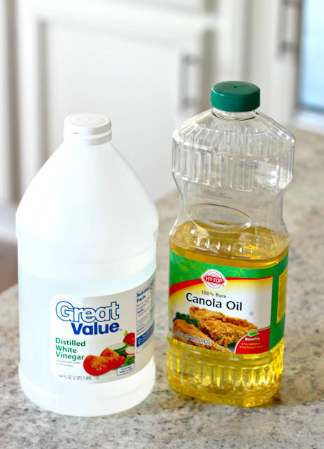 用廚房的調味品,幫家裡的舊木桌簡單翻新!