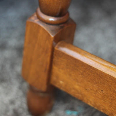 用廚房的調味品,幫家裡的舊木桌簡單翻新!