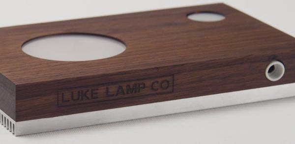 Base Lamp 把你的玻璃瓶變成桌面上的亮點