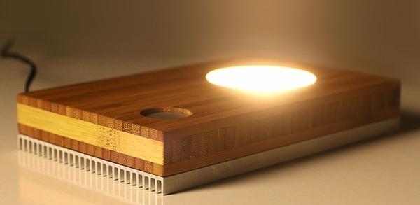 Base Lamp 把你的玻璃瓶變成桌面上的亮點