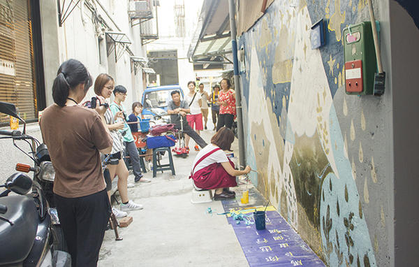 【設計大人物】插畫家專訪---許匡匡的迷幻星球