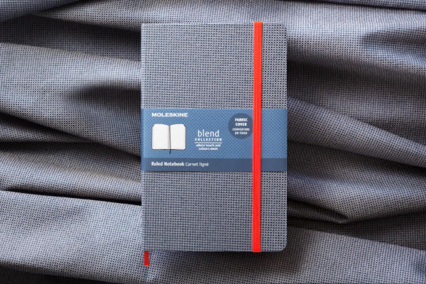 傳奇筆記本 Moleskine 的新面貌，布編織書皮陪你渡過冷冷冬天