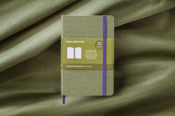 傳奇筆記本 Moleskine 的新面貌，布編織書皮陪你渡過冷冷冬天