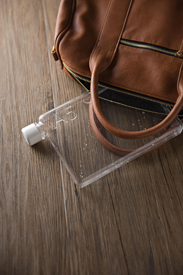 簡單俐落的攜水計畫，方扁包包專用水瓶