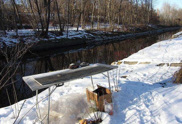 又是角度來騙人！玩具車借位拍攝真實街景照