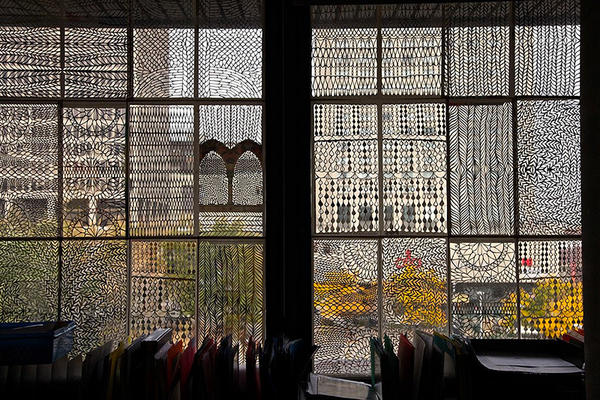 舊報紙變身刺繡蕾絲,超精美的紙雕藝術