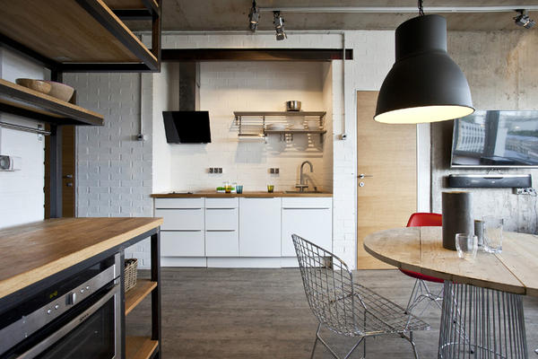 俄羅斯 14 坪輕工業男子公寓