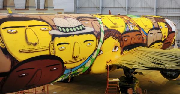 戰意超強！波音737客機化身巴西足球隊專機