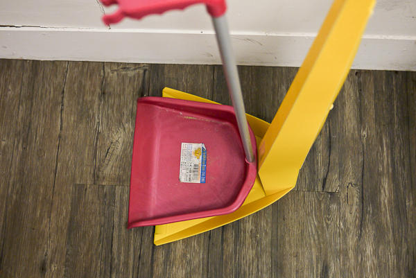 聽說成功人士都愛掃地的可摺式畚斗 Flat Dustpan動手玩