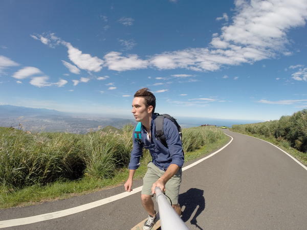 因為很愛、所以要繞三遍！海明威的雙腳環島計畫啟動