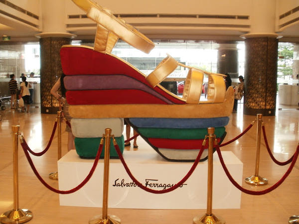 Salvatore Ferragamo 經典彩虹鞋來台巡展 發現綠野仙蹤的秘密