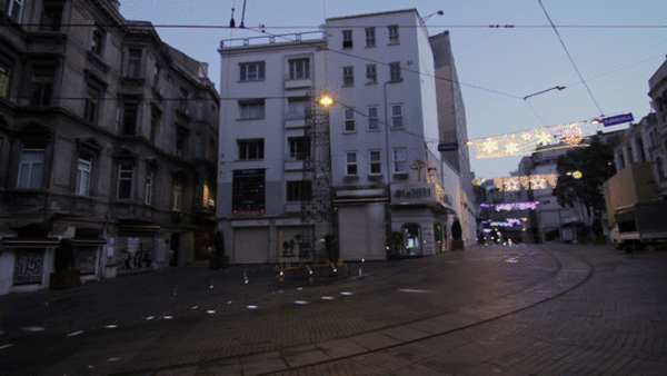 一個人也不寂寞,有趣又帶點詭異的小動畫