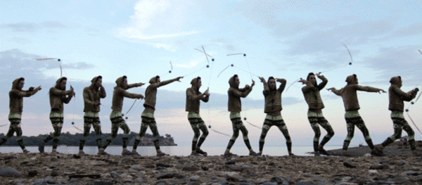 一個人也不寂寞,有趣又帶點詭異的小動畫