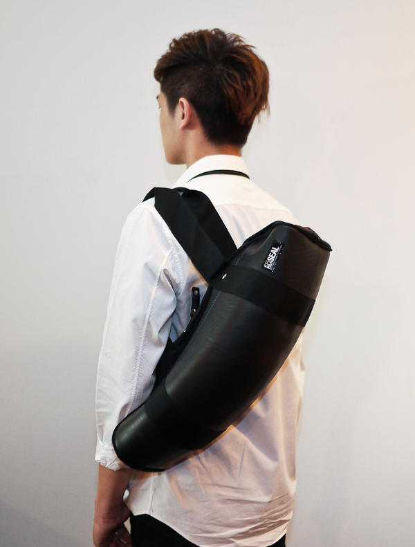 【生活玩物】廢棄輪胎封存的韌性之美,日本 SEAL 輪胎包