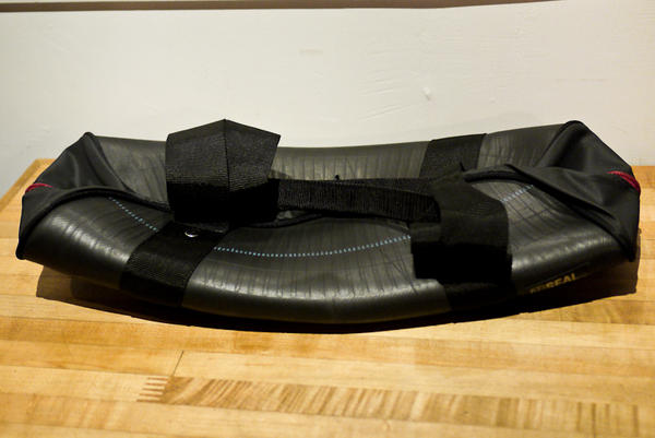 【生活玩物】廢棄輪胎封存的韌性之美,日本 SEAL 輪胎包