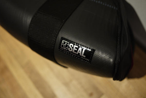 【生活玩物】廢棄輪胎封存的韌性之美,日本 SEAL 輪胎包