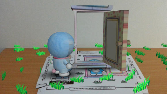 自己的哆啦A夢自己畫，超酷的餅乾紙盒擴增實境