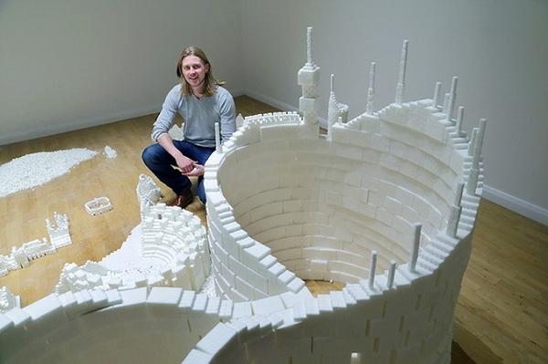 一起蓋大樓 數千人聯合打造甜蜜方糖都市