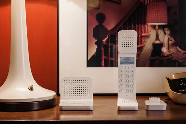 傳統子母機電話也是可以很飛遜的，Swissvoice L7