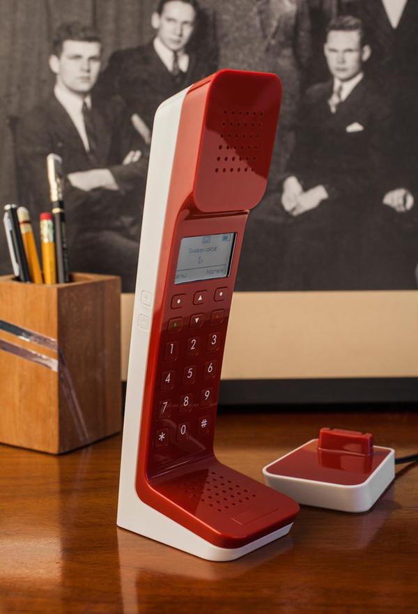 傳統子母機電話也是可以很飛遜的，Swissvoice L7