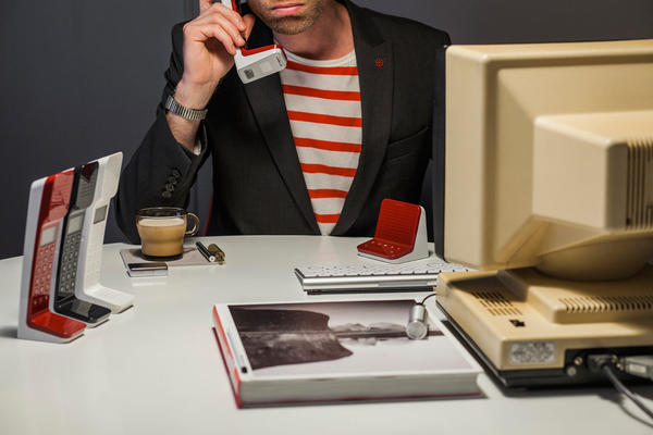 傳統子母機電話也是可以很飛遜的，Swissvoice L7