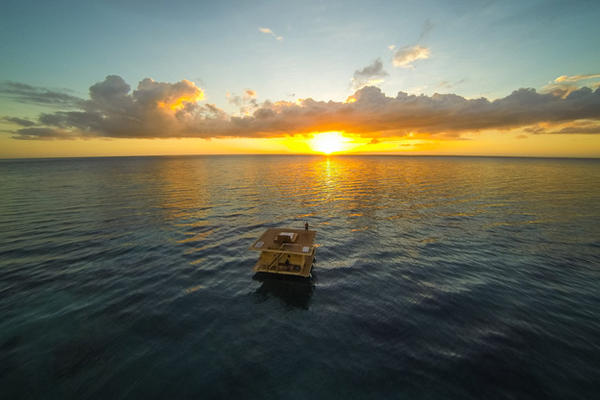 漂浮旅館！感受海中一夜的奇幻漂流