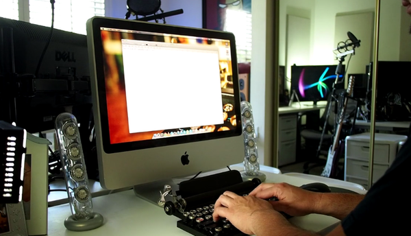 復古控無法忘懷的美感  打字機造型USB鍵盤