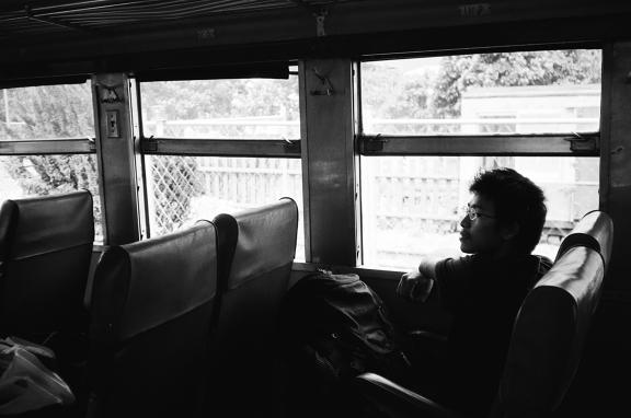 以經典黑白探索台灣 - 白鐵仔火車 