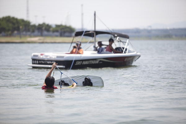 【玩體驗】愛玩水就是要滑水，最容易入門的超帥氣極限運動