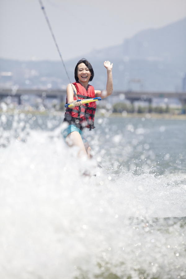 【玩體驗】愛玩水就是要滑水，最容易入門的超帥氣極限運動