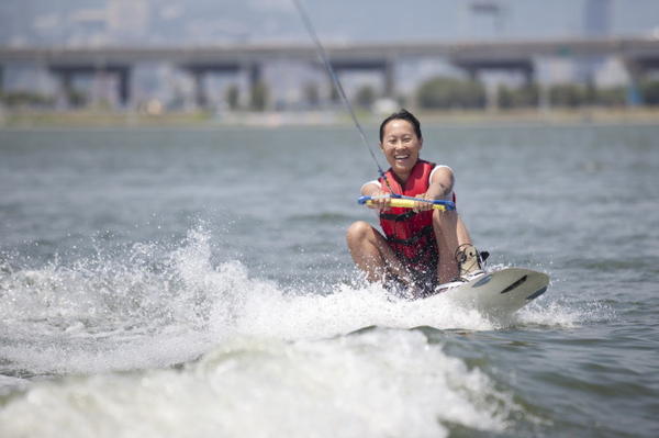 【玩體驗】愛玩水就是要滑水，最容易入門的超帥氣極限運動