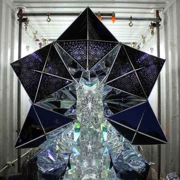 眼花撩亂的鏡面世界，感受萬花筒紙屑的心情！