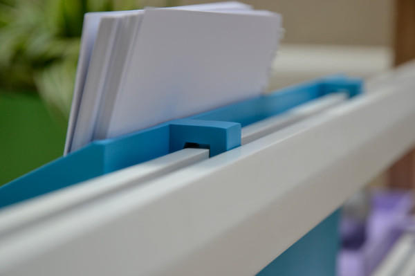 角度皆可喬，簡單方便的調整式工作隔間