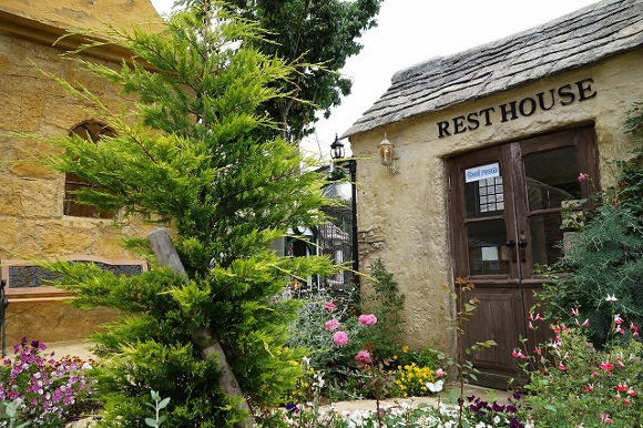 在英國小鎮遇見吉卜力【琪琪麵包店】！