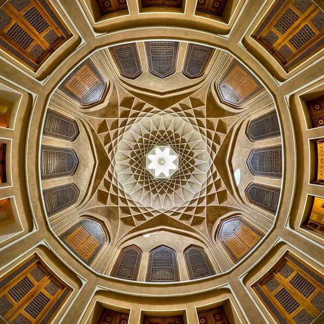 鏡頭轉向天花板,伊朗擋不住的驚人奇幻!