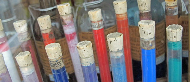 旅行時順便收藏顏料，世界顏料特展《Forbes Pigment Collection》